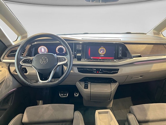 Volkswagen Multivan 10 of 18