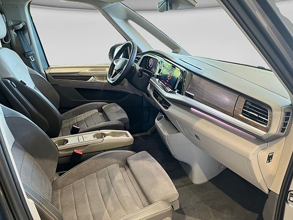 Volkswagen Multivan 15 of 18