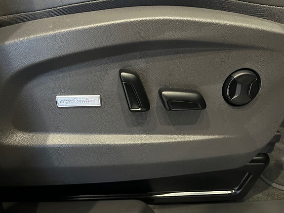 Volkswagen Multivan 18 of 18