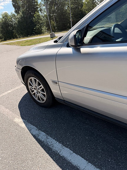 Volvo V70 4 of 5