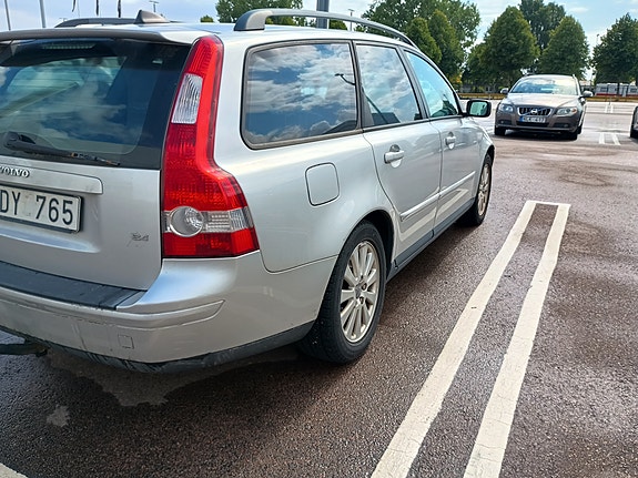 Volvo V50 3 of 5