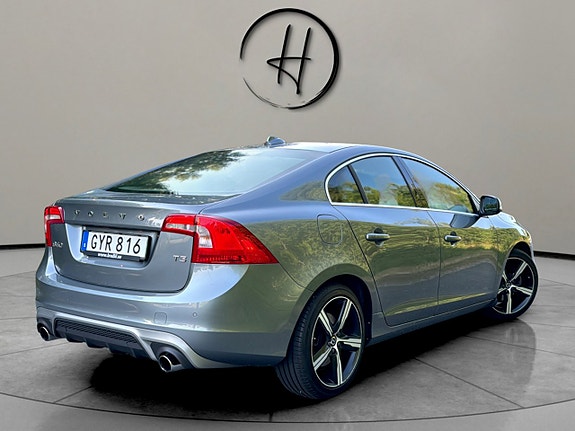 Volvo S60 8 of 12