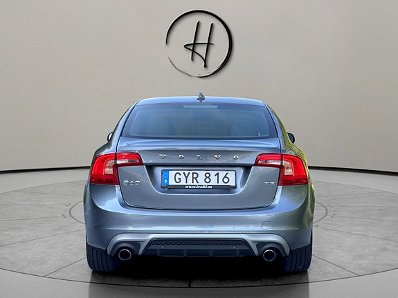 Volvo S60 4 of 5