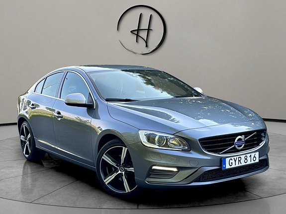 Volvo S60 2 of 5