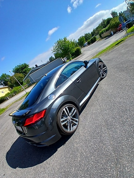 Audi TT 4 of 4