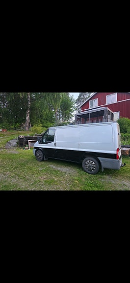 Ford Transit 2 of 4