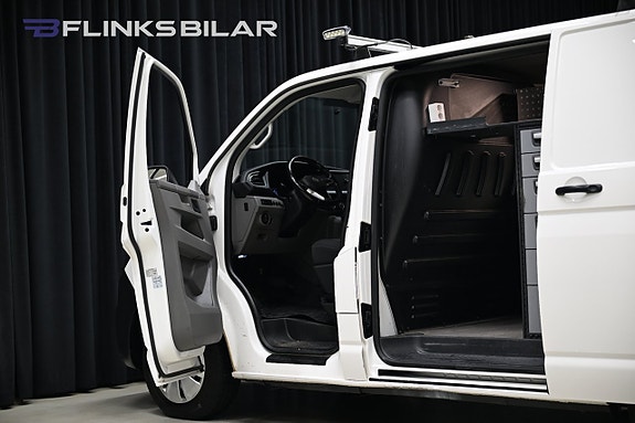 Volkswagen Transporter 16 of 30