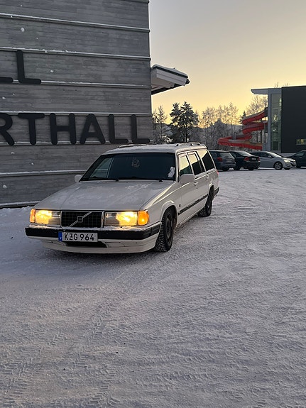 Volvo 940 2 of 3