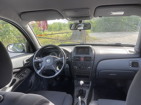 Nissan Almera 9 of 19