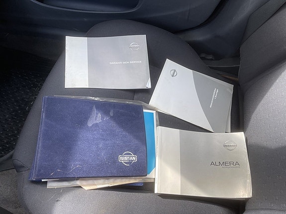 Nissan Almera 17 of 19