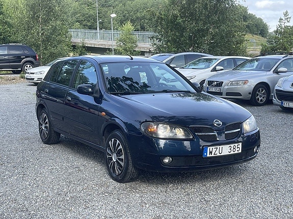 Nissan Almera 2 of 5
