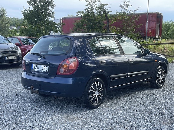 Nissan Almera 3 of 5