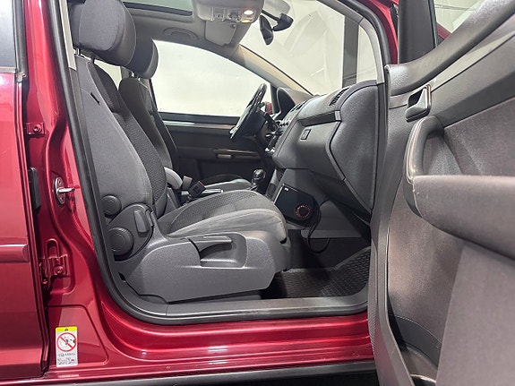 Volkswagen Touran 17 of 28