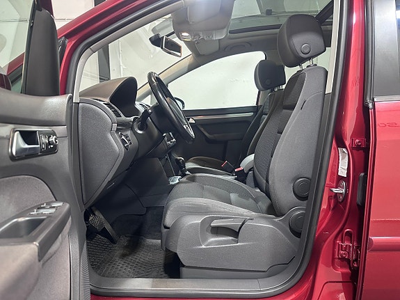 Volkswagen Touran 16 of 28