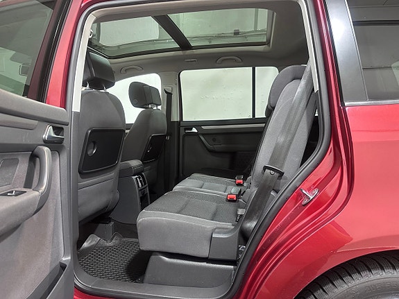 Volkswagen Touran 19 of 28