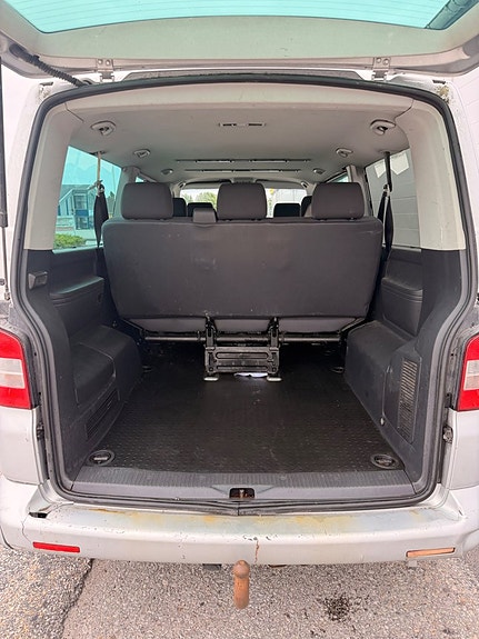 Volkswagen Caravelle 9 of 22