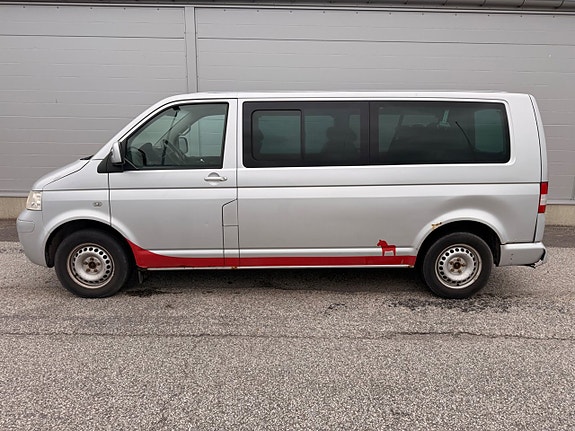 Volkswagen Caravelle 3 of 5