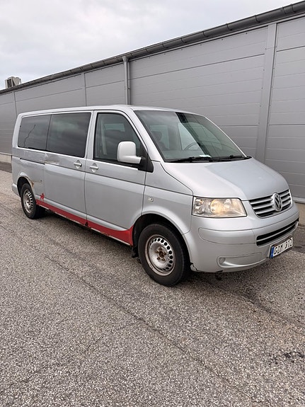 Volkswagen Caravelle 5 of 5