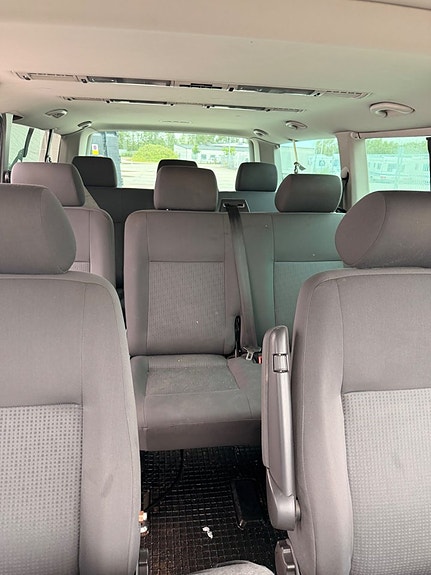 Volkswagen Caravelle 12 of 22