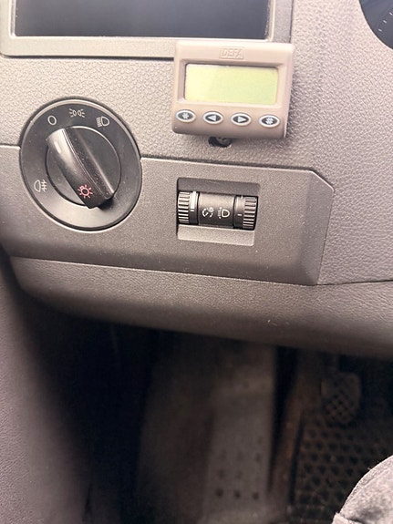 Volkswagen Caravelle 22 of 22