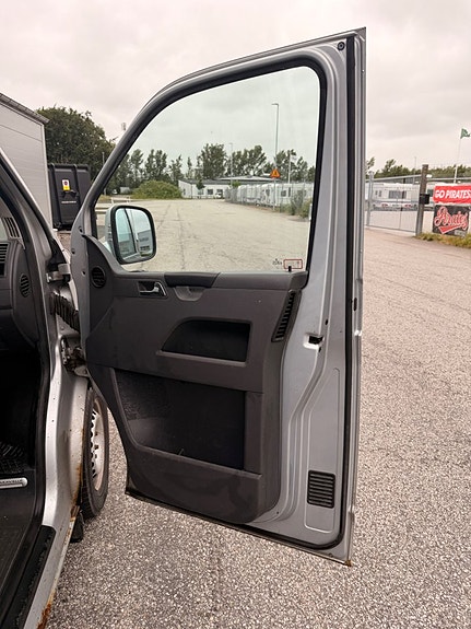 Volkswagen Caravelle 13 of 22
