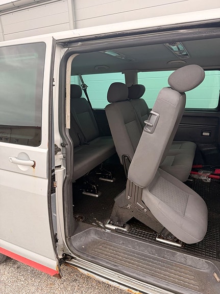 Volkswagen Caravelle 11 of 22