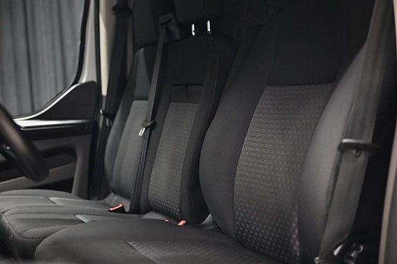 Ford Transit Custom 18 of 30