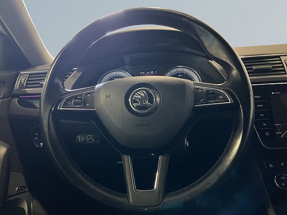 Skoda Superb 15 of 22