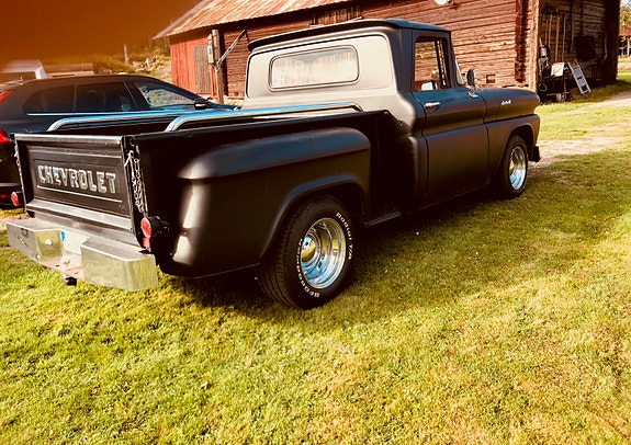 Chevrolet Regular Cab 2 of 5