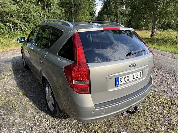 Kia Ceed 3 of 5