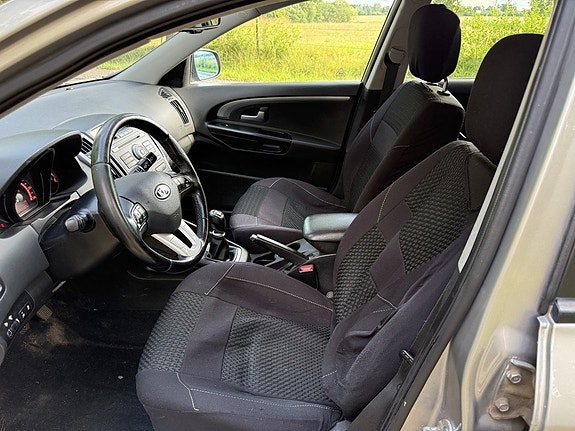 Kia Ceed 4 of 5