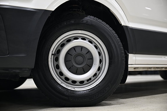 Volkswagen Crafter 4 of 5