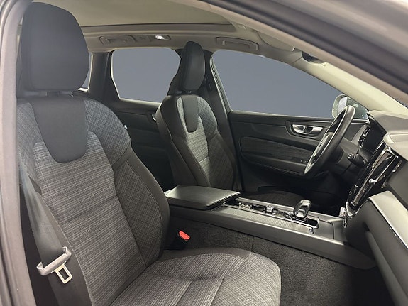 Volvo XC60 7 of 12