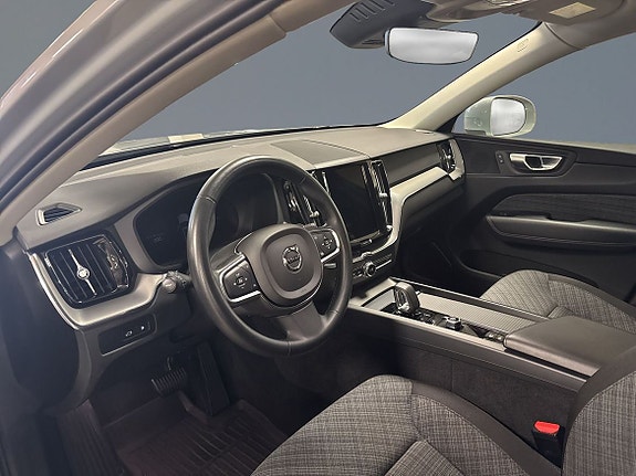 Volvo XC60 5 of 12