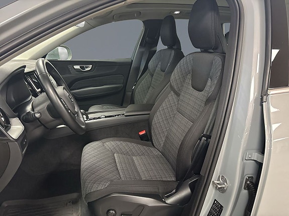 Volvo XC60 6 of 12
