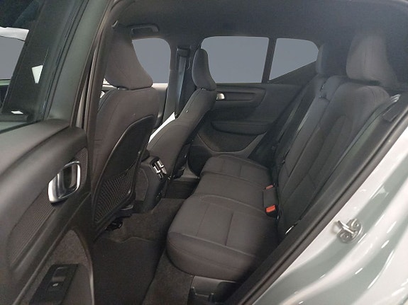 Volvo EX40 9 of 14