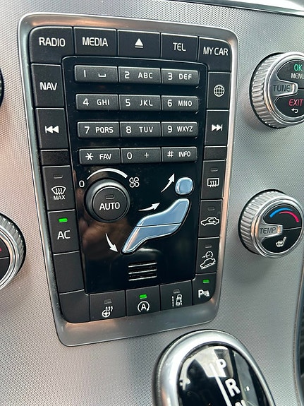 Volvo XC60 4 of 5