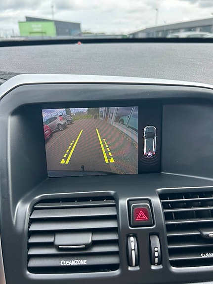 Volvo XC60 2 of 5