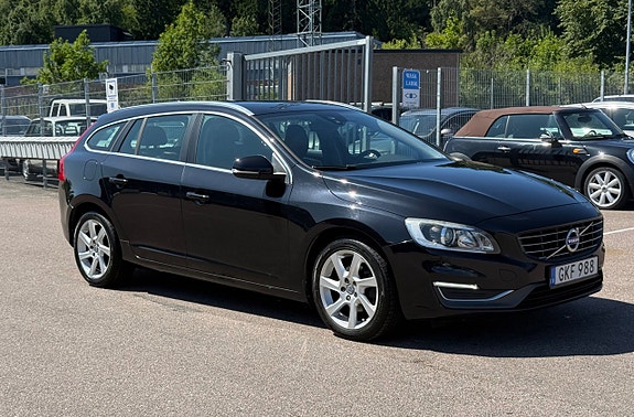 Volvo V60 2 of 5