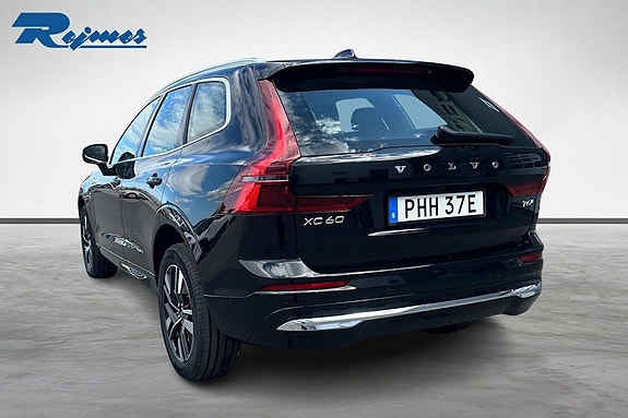 Volvo XC60 3 of 5