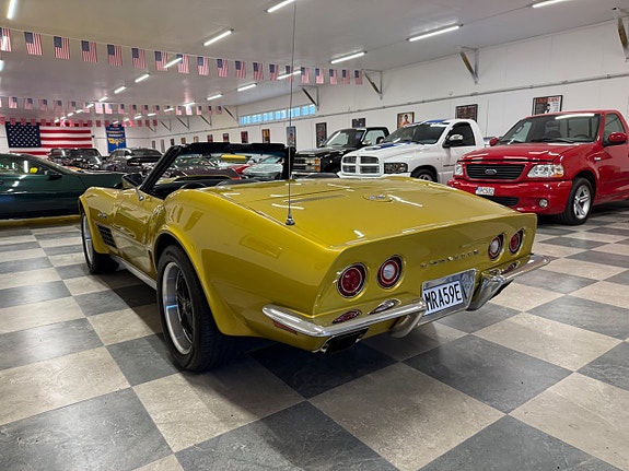 Chevrolet Corvette 9 of 30