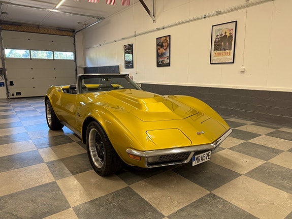 Chevrolet Corvette 3 of 5