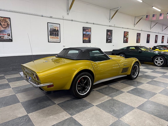 Chevrolet Corvette 23 of 30