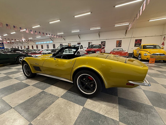 Chevrolet Corvette 8 of 30