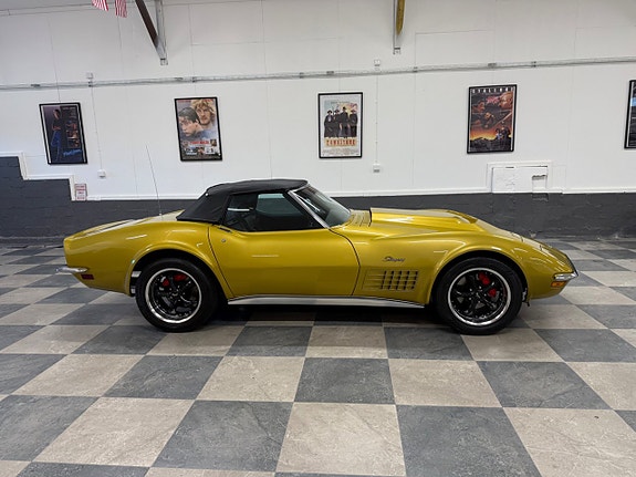 Chevrolet Corvette 21 of 30