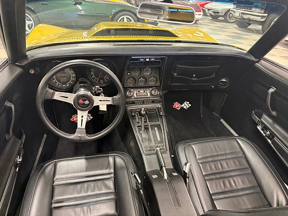 Chevrolet Corvette 24 of 30