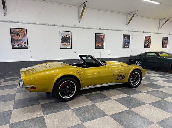 Chevrolet Corvette 12 of 30