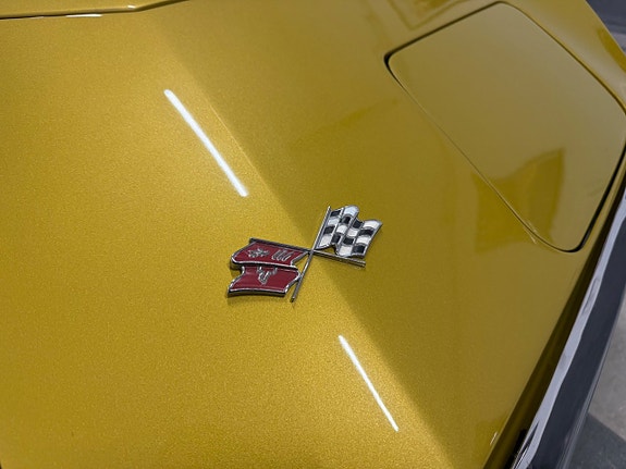 Chevrolet Corvette 16 of 30