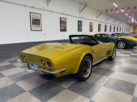 Chevrolet Corvette 11 of 30