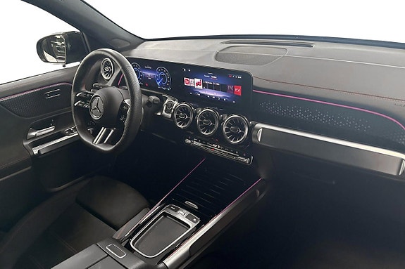 Mercedes-Benz EQB300 11 of 13